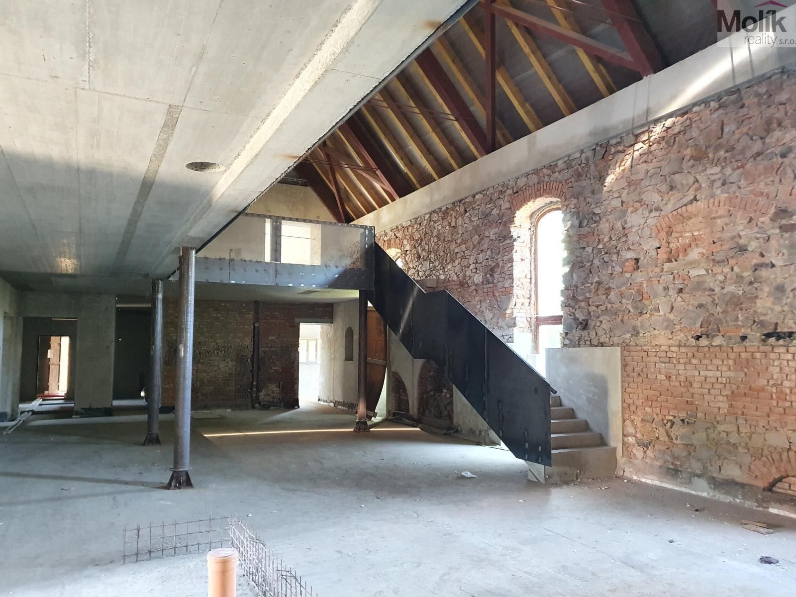 Restaurace · 3 313 m² · Žatecká, Kadaň - 4