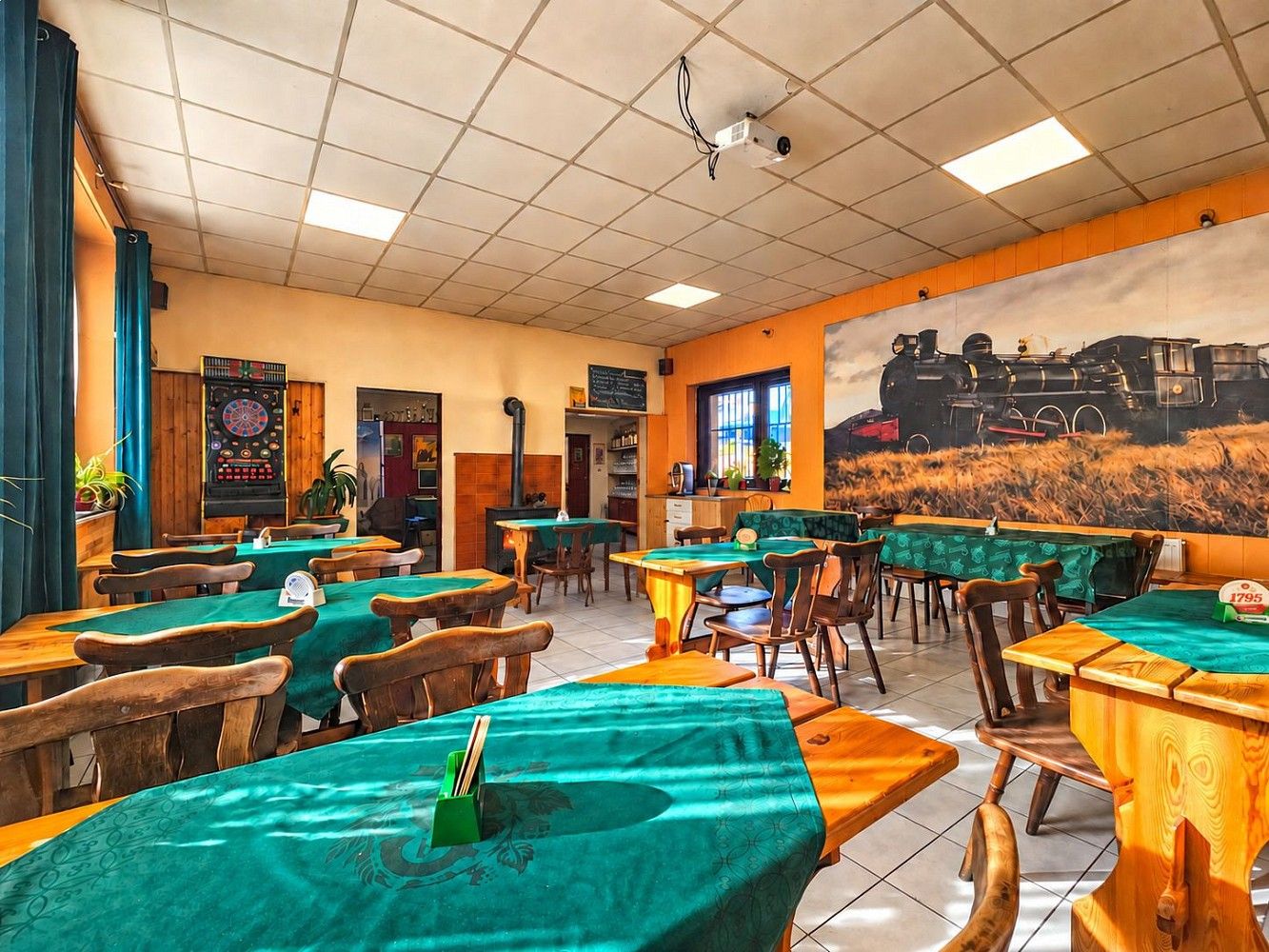 Restaurace, U hostivařského nádraží, Praha 10 - Hostivař, 127 m² - 1