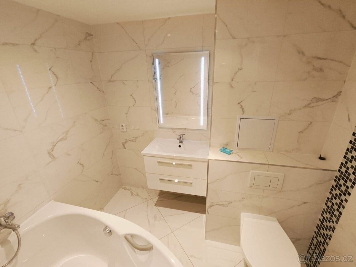 Byty, Český Těšín, 737 01