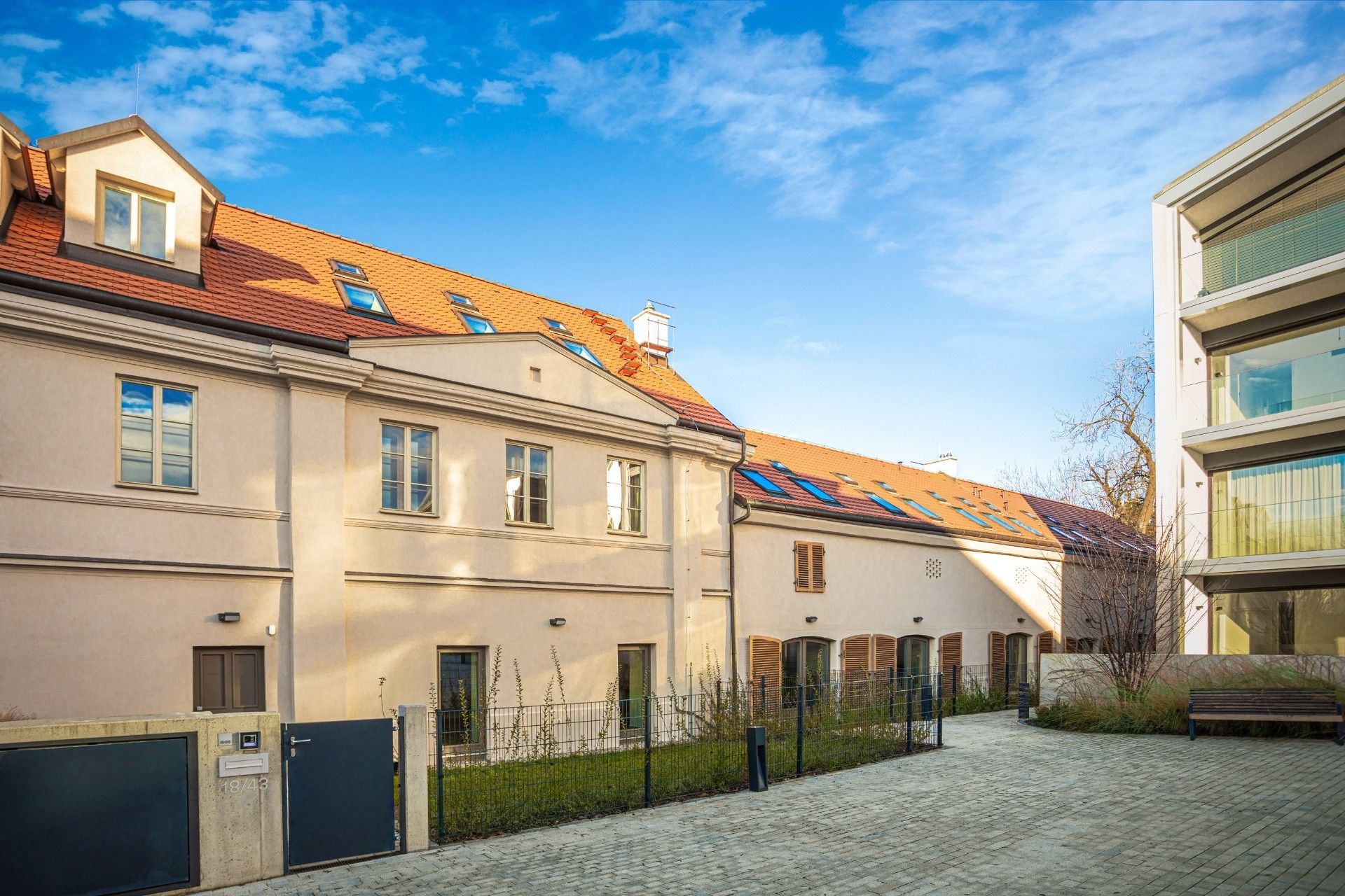 Rodinné domy, Ke dvoru, Praha, 248 m²