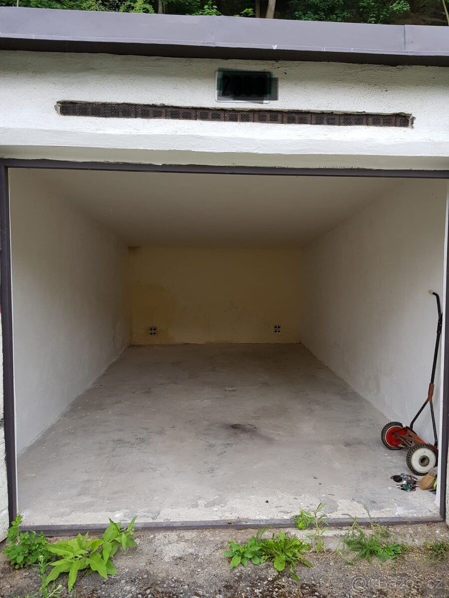 Garáže, Jihlava, 586 01