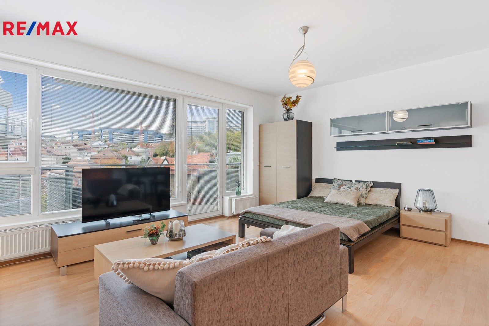 Pronájem byt 1+kk - Kudrnova, Praha, 36 m²