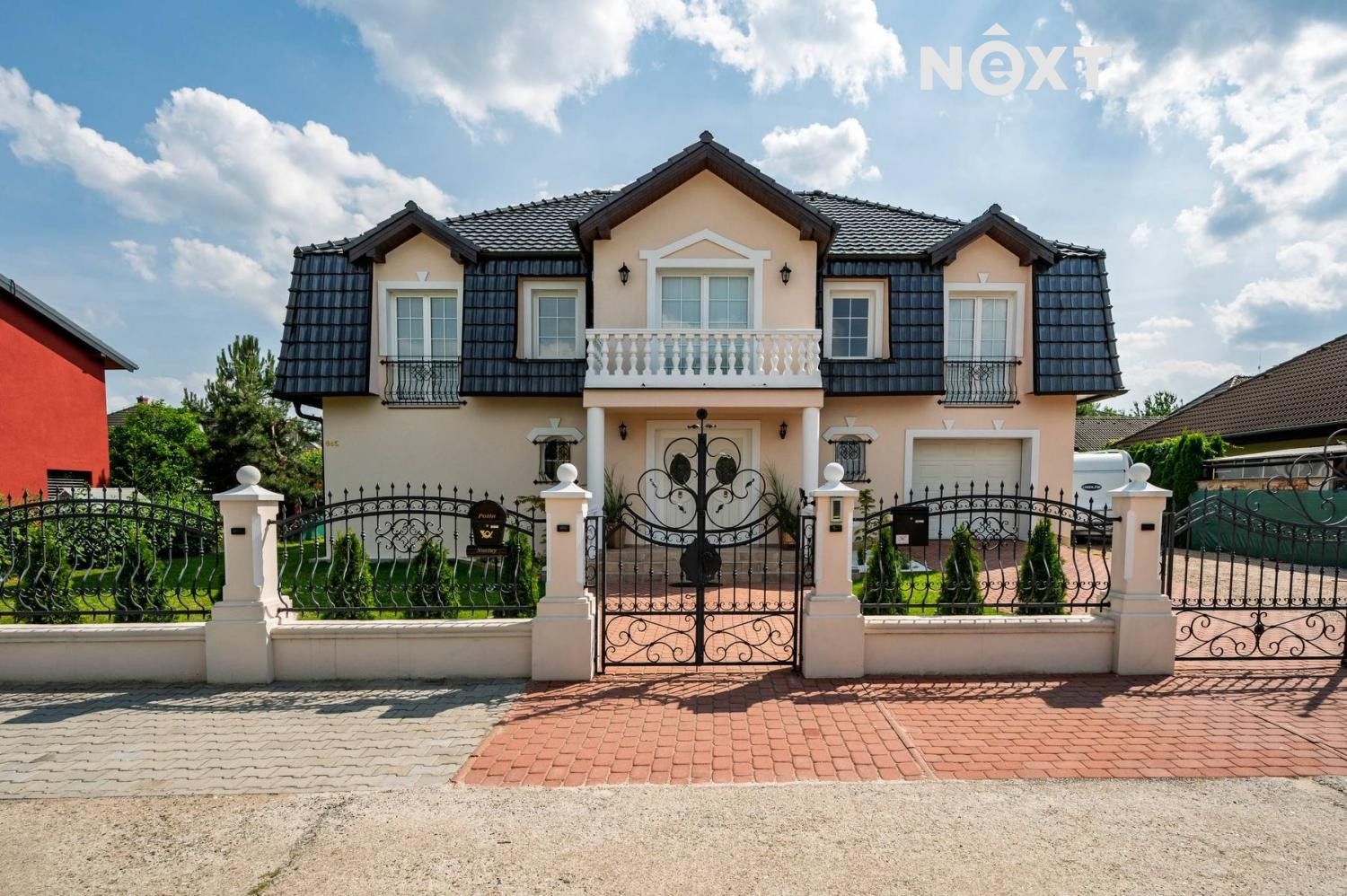 Prodej rodinný dům - Šípková, Šestajovice, 240 m²