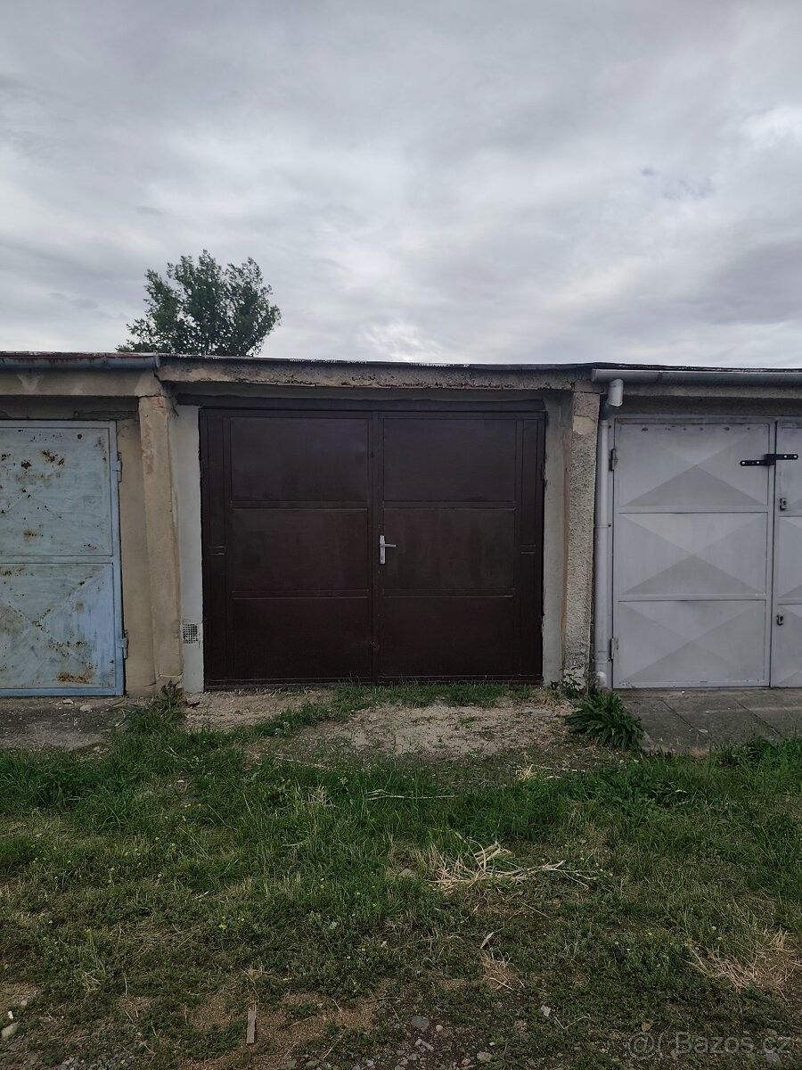 Garáže, Hodonín, 695 01 - 1