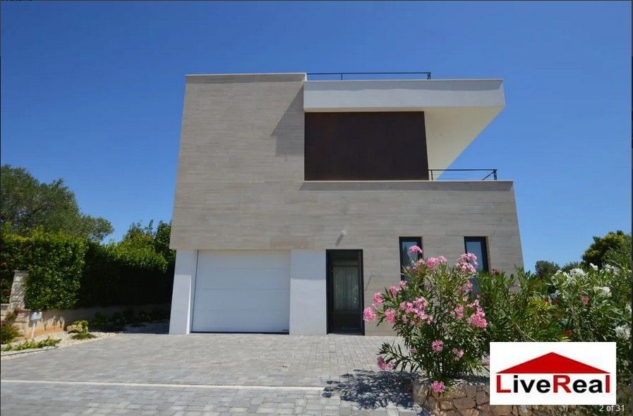 Prodej rodinný dům - 987 66, Zahraničí