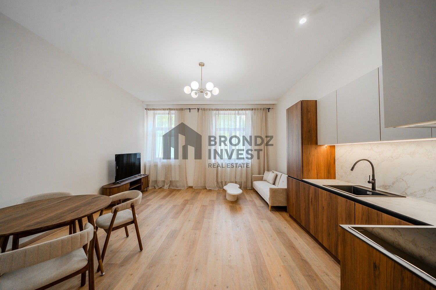 Byt 2+kk · 60 m² · Francouzská, Praha - 3