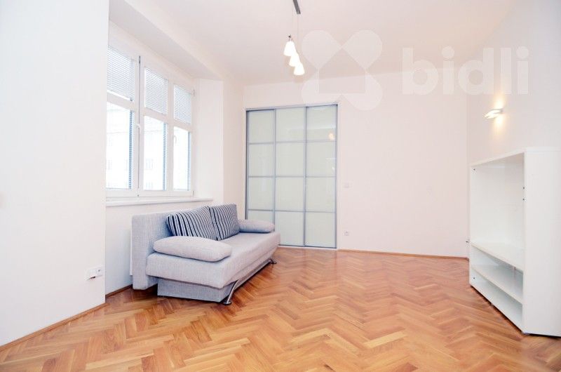 2+kk, Na Maninách 1237, Praha, 65 m²