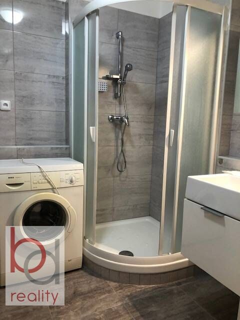 Pronájem byt 1+kk - Krčínova, České Budějovice 2, 38 m² - 5
