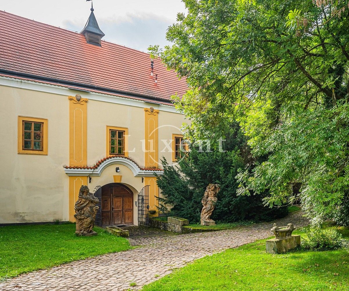 Rodinné domy, Třebotov, okres Praha-západ, Středočeský kraj, 2 500 m² - 1