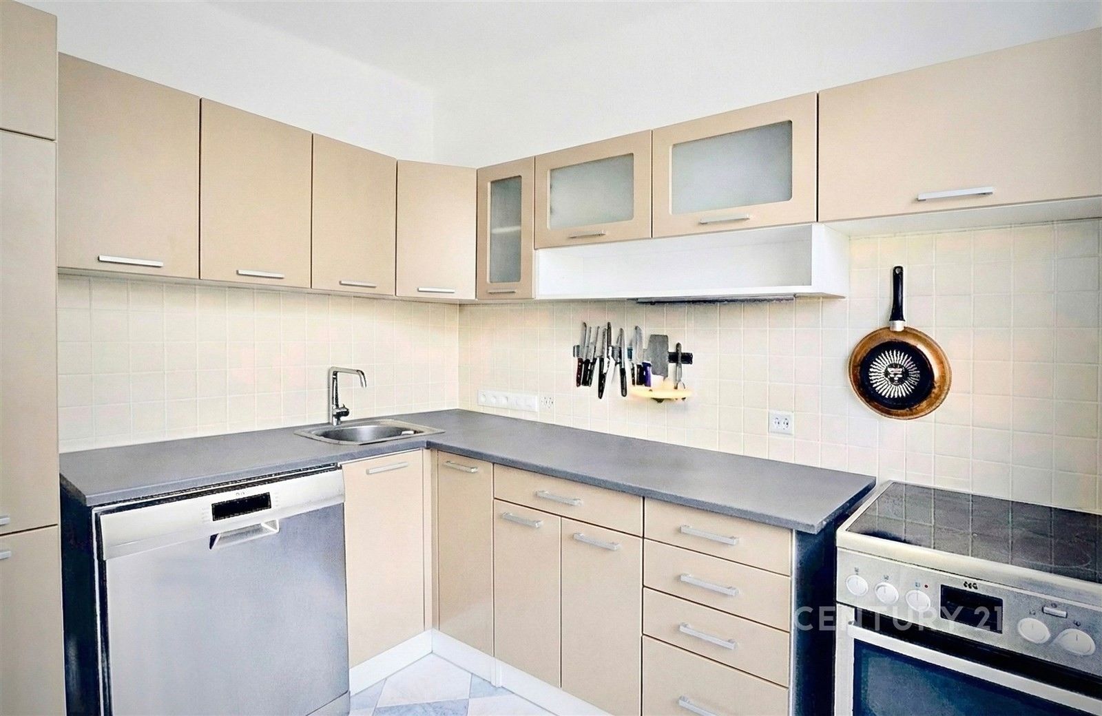 Prodej byt 2+1 - Karpatská  , Praha, 54 m²