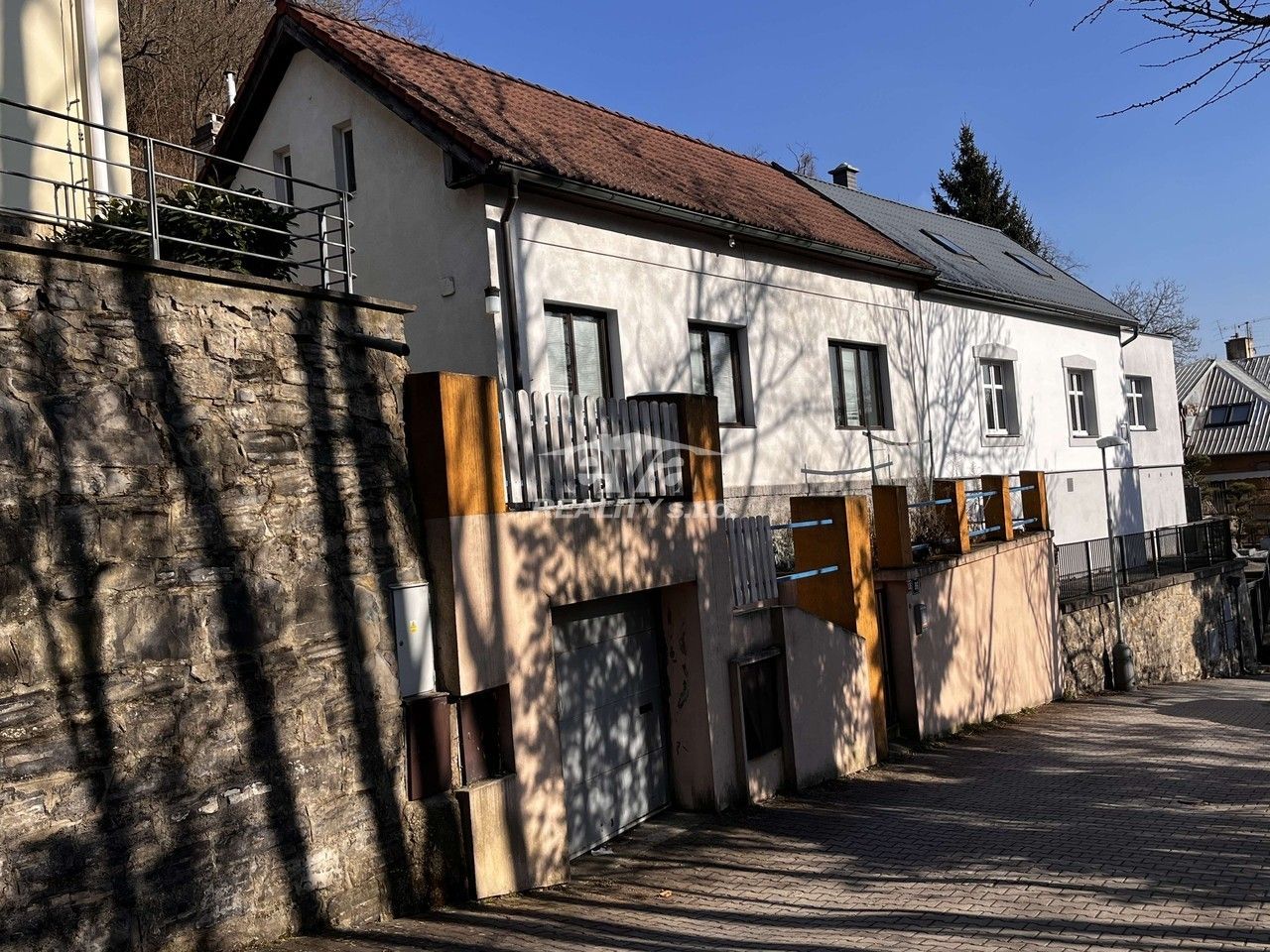 Rodinné domy, Pod akáty, Praha, 105 m²