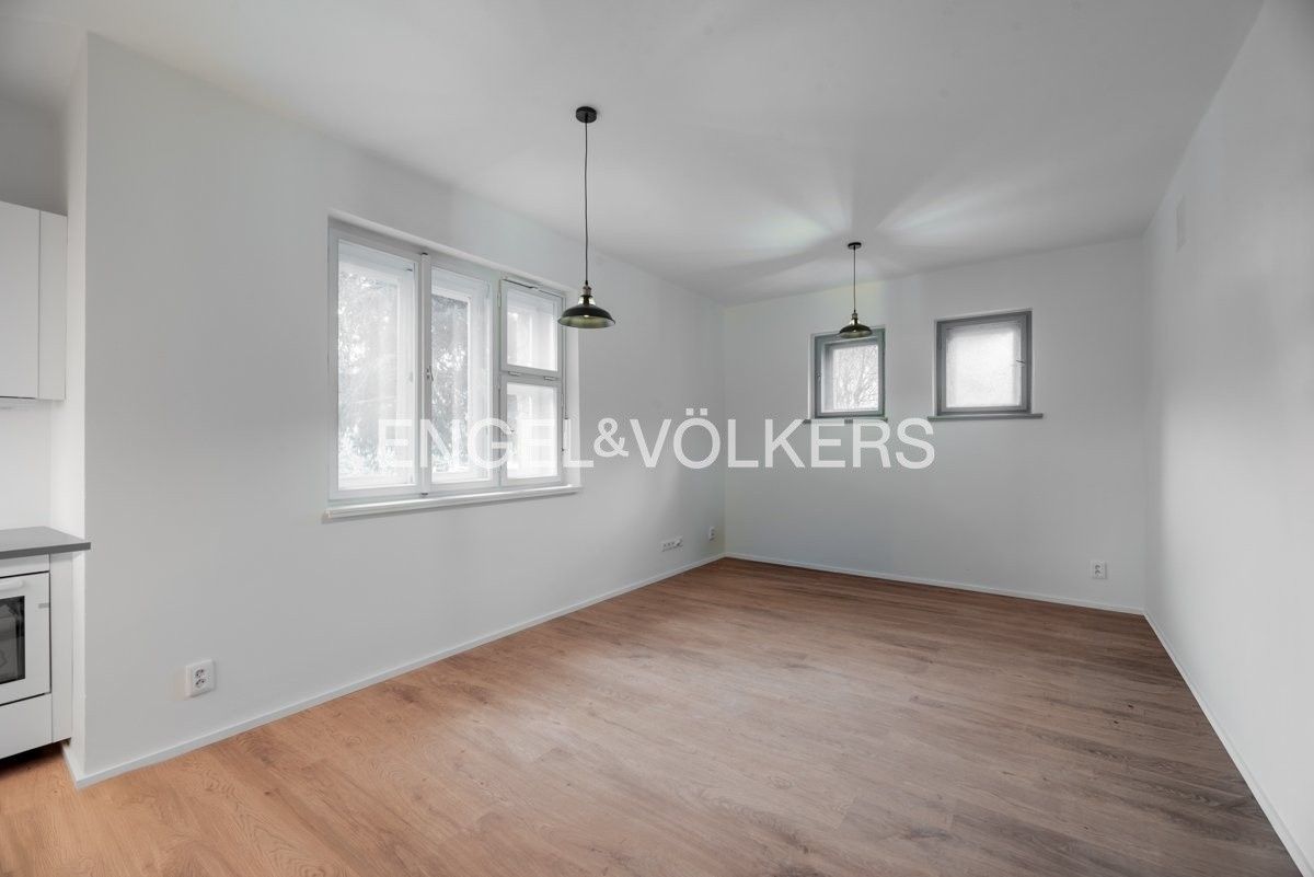 Pronájem byt 3+kk - V Holešovičkách 1493, Praha, 80 m²