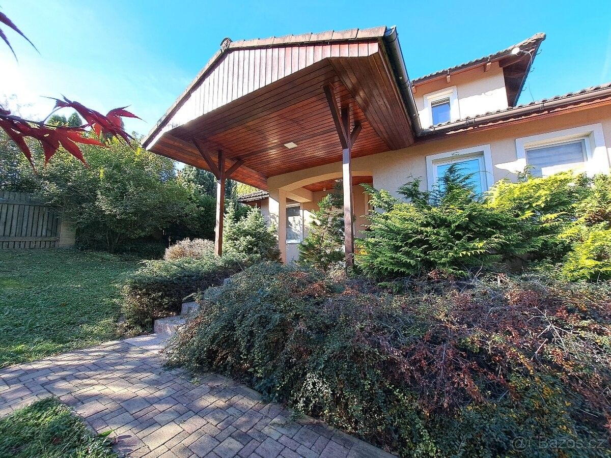 Prodej rodinný dům - Polešovice, 687 37