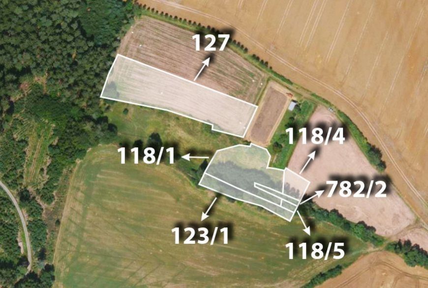 Zemědělské pozemky, Oplany, 26 457 m²