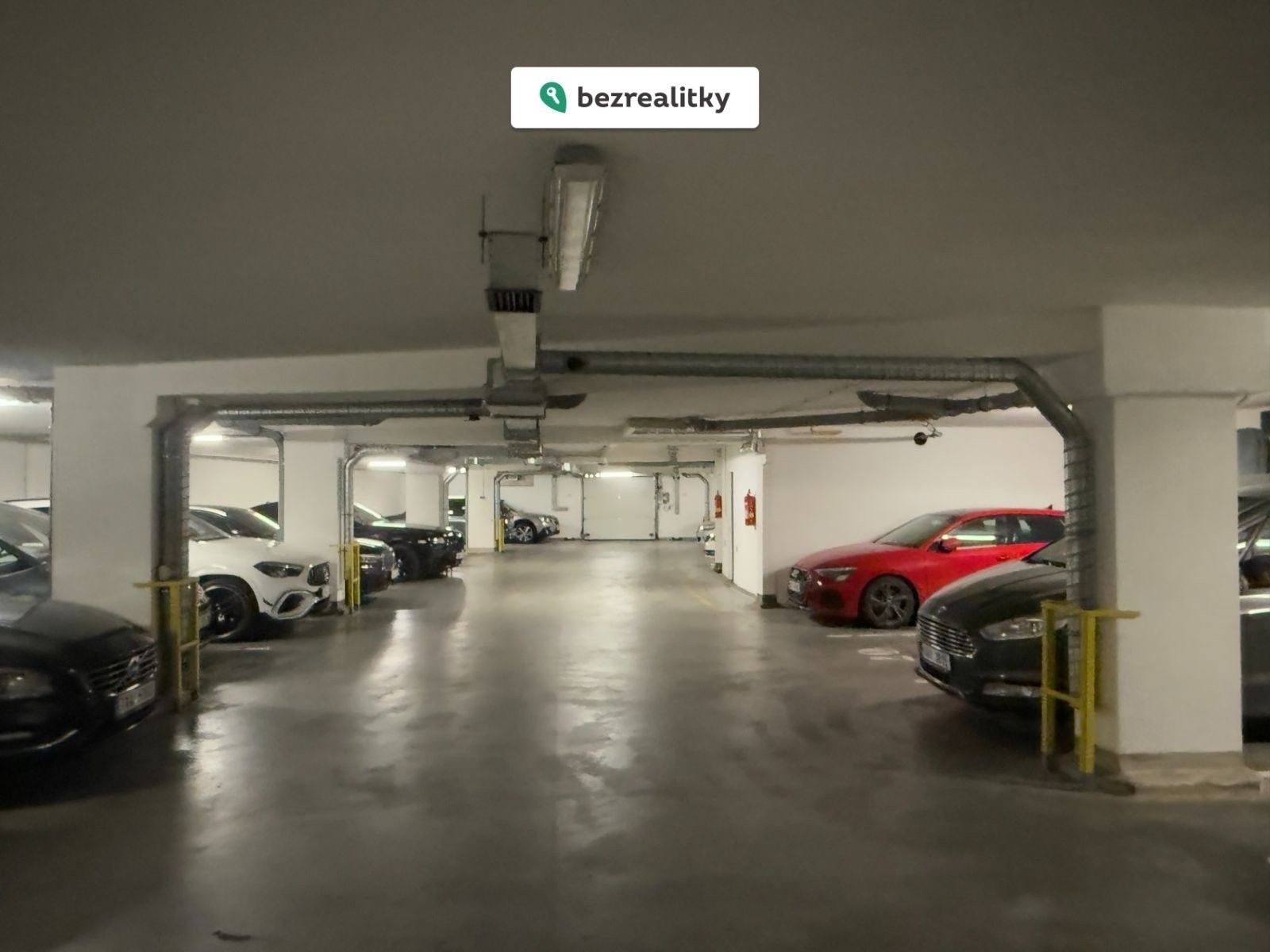 Prodej garáž - Nad Okrouhlíkem, Praha, 14 m²