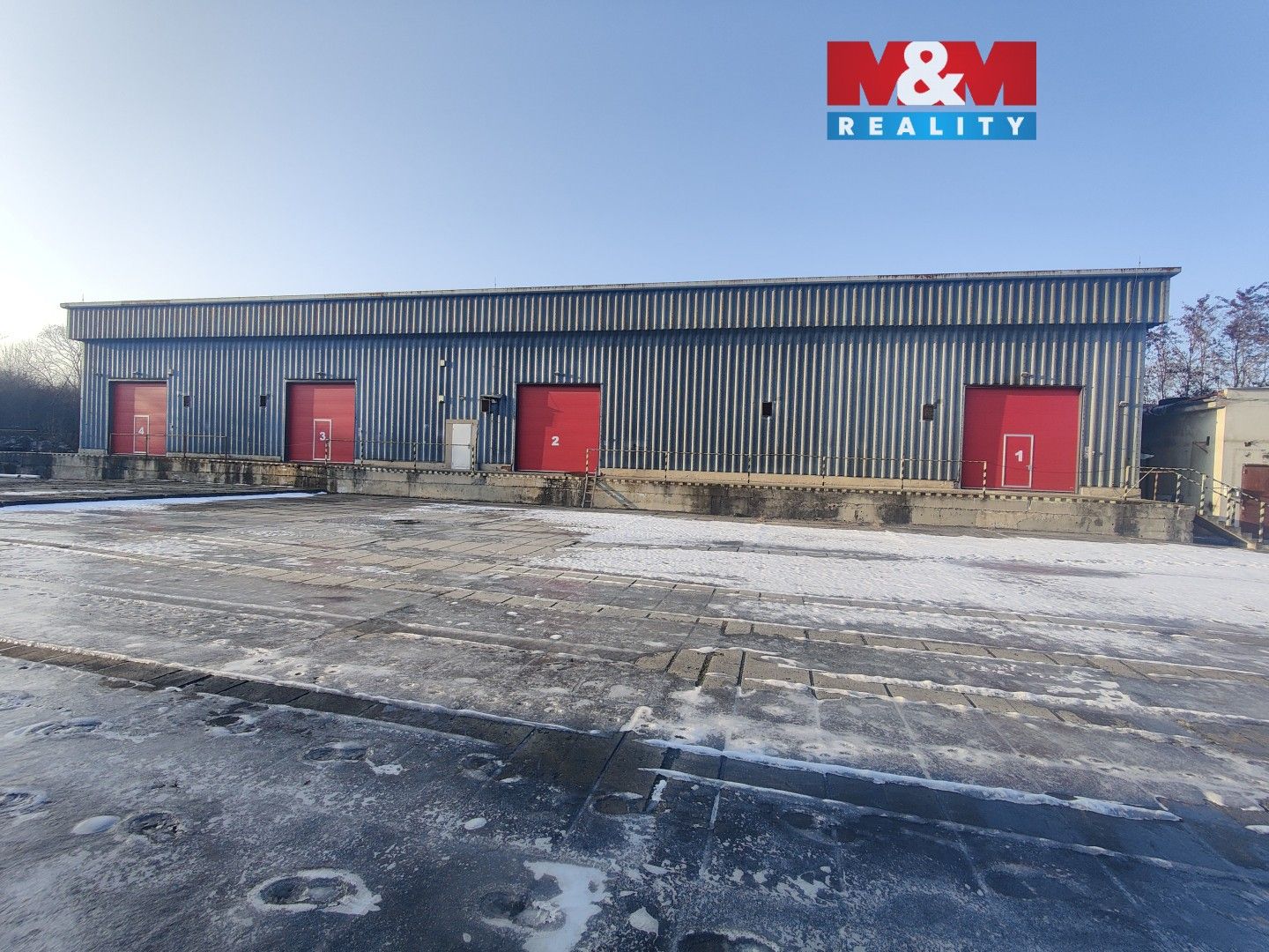 Sklady, K Cihelně, Veleň, 765 m²