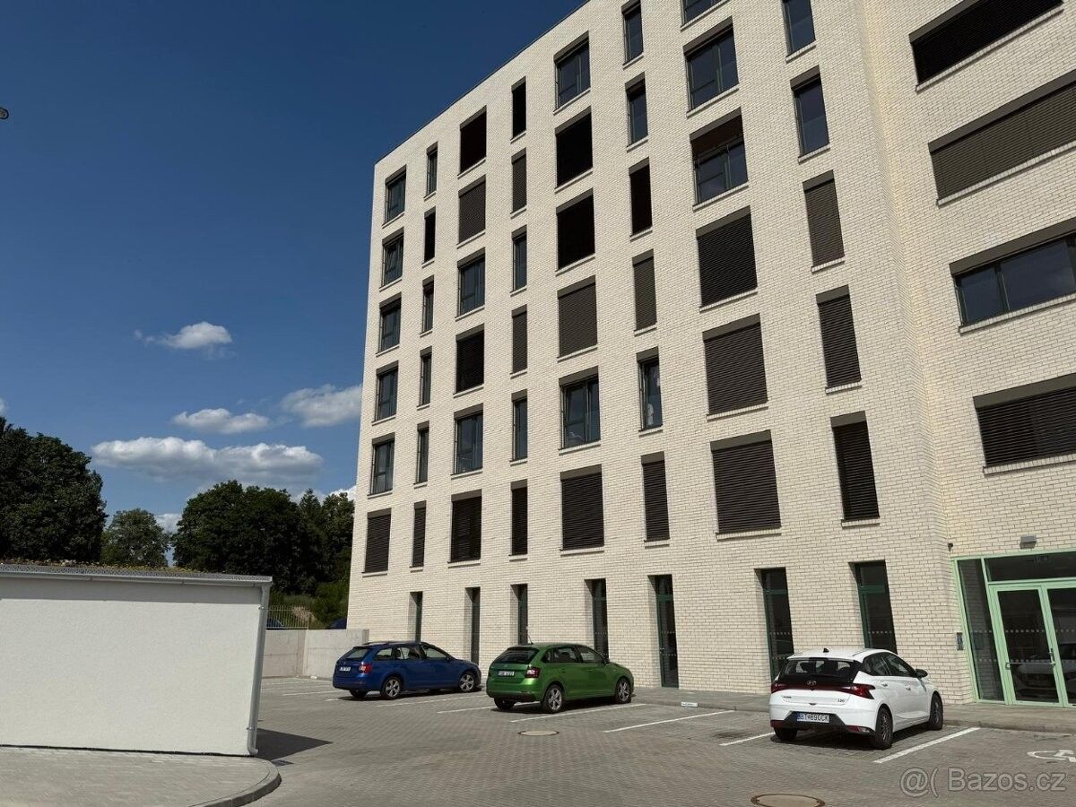 Garáže, Brno, 602 00