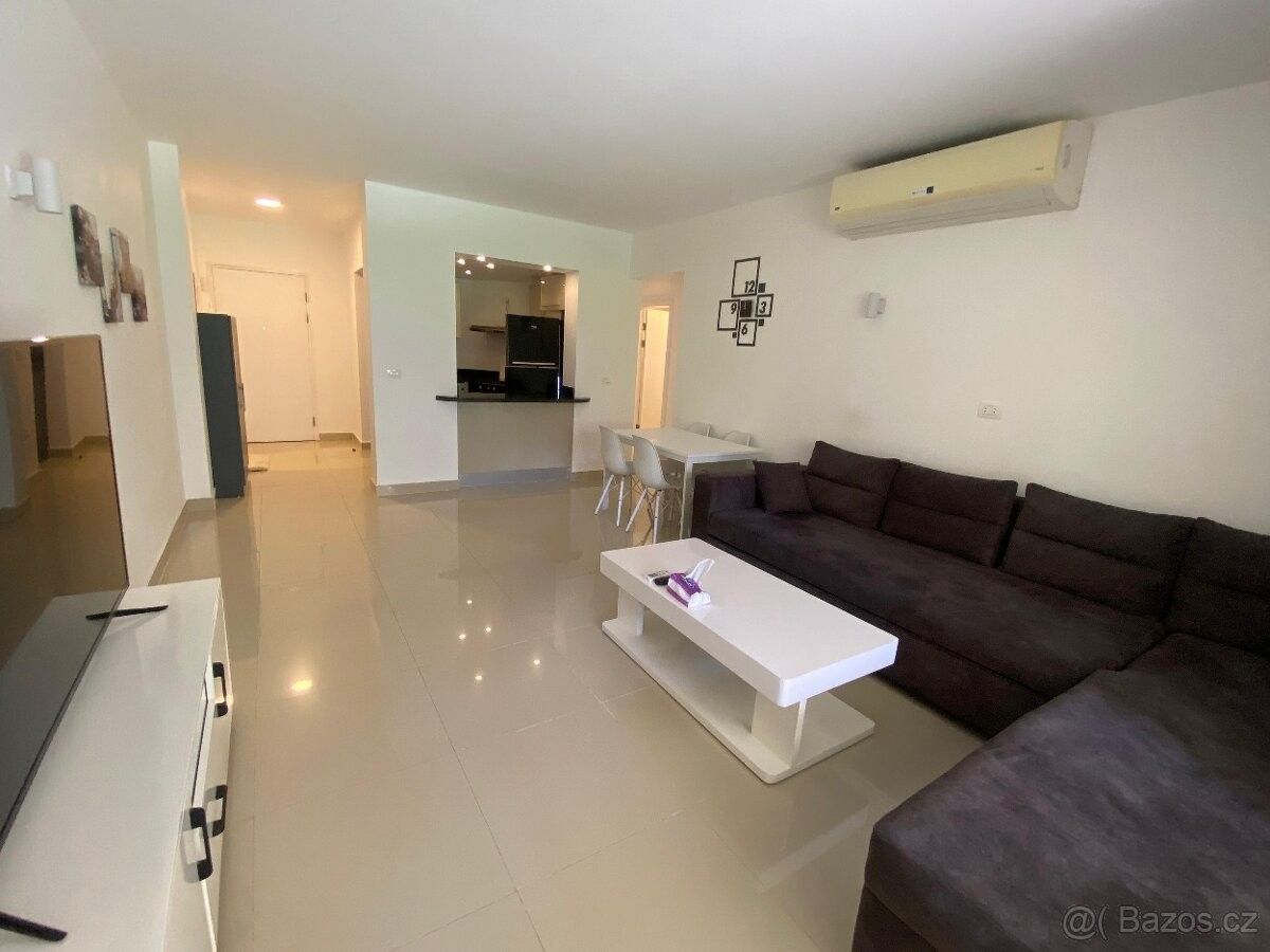 Byty, 987 66, Zahraničí