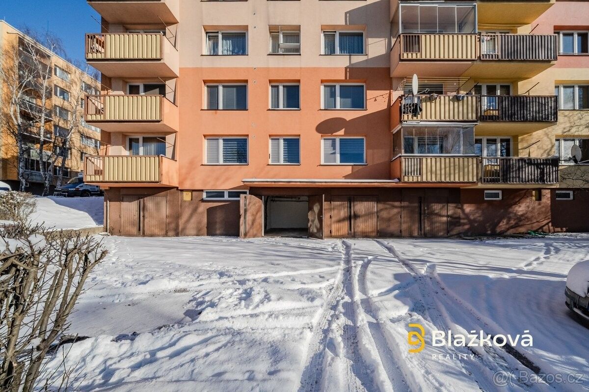 Garáže, Frýdek-Místek, 738 01