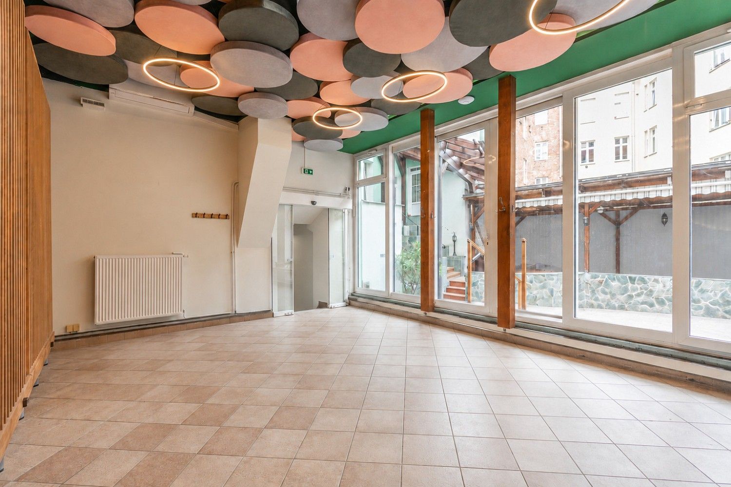 Restaurace · 297 m² · Praha - Vršovice, okres Praha 10, Hlavní město Praha - 3