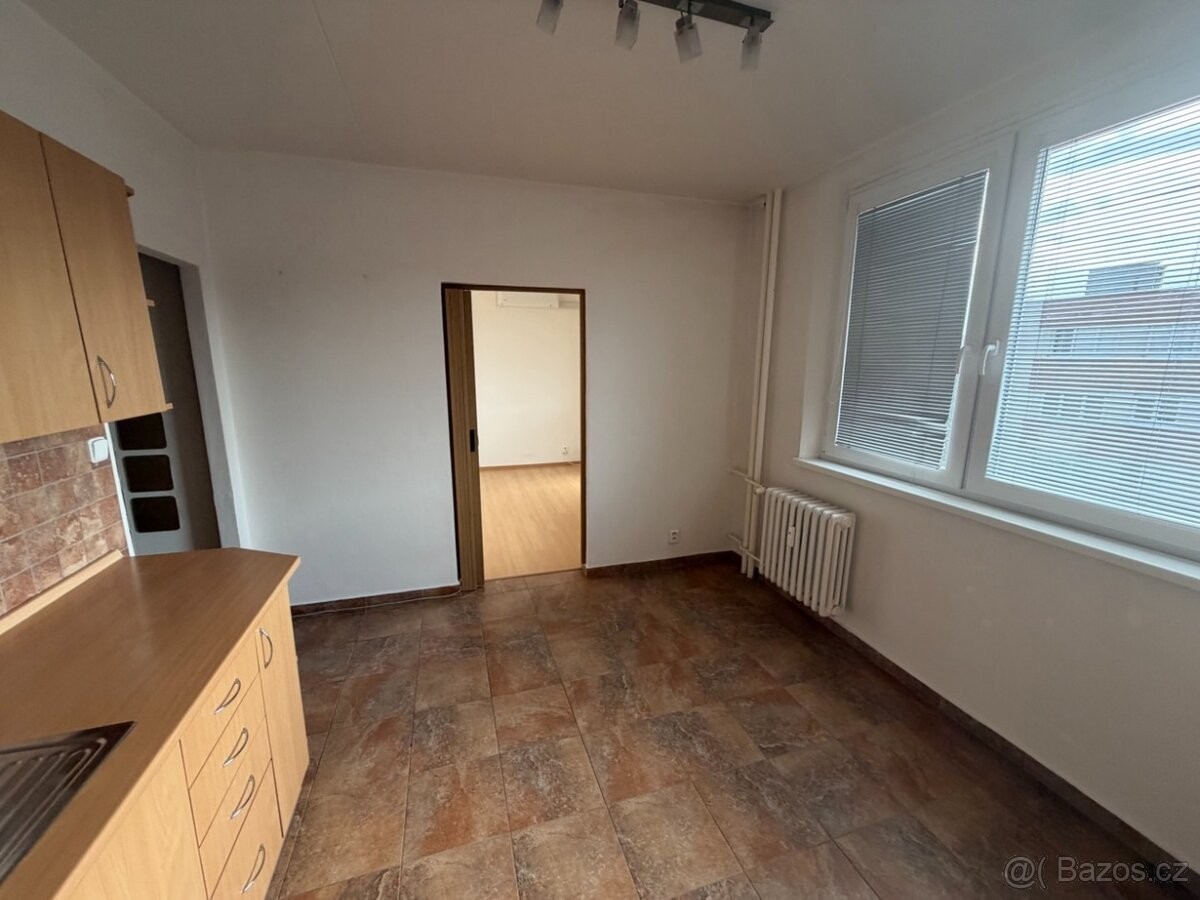 Byt · 40 m² · Hodonín, 695 01 - 3