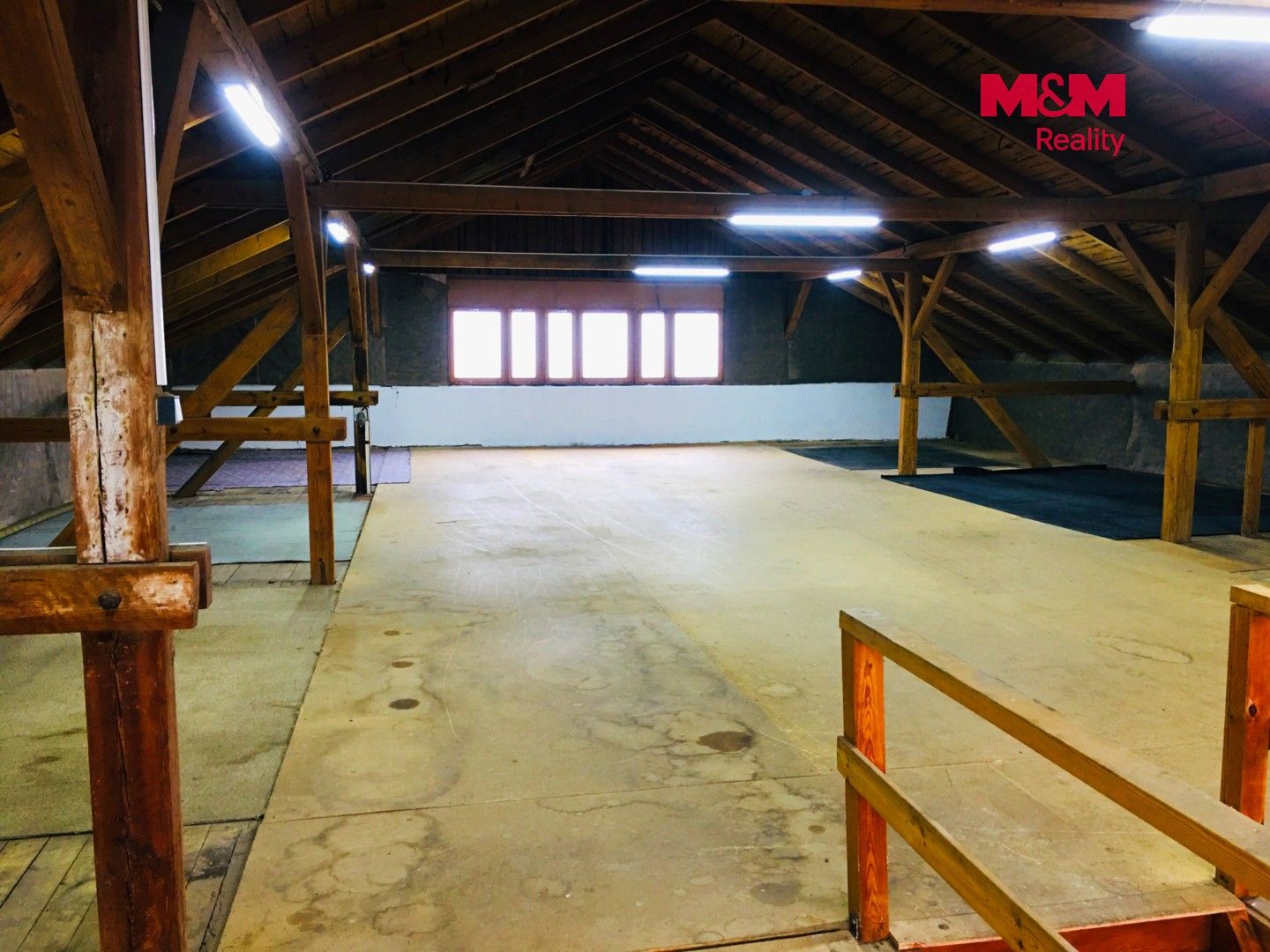 Sklad · 200 m² · Krupá - 4