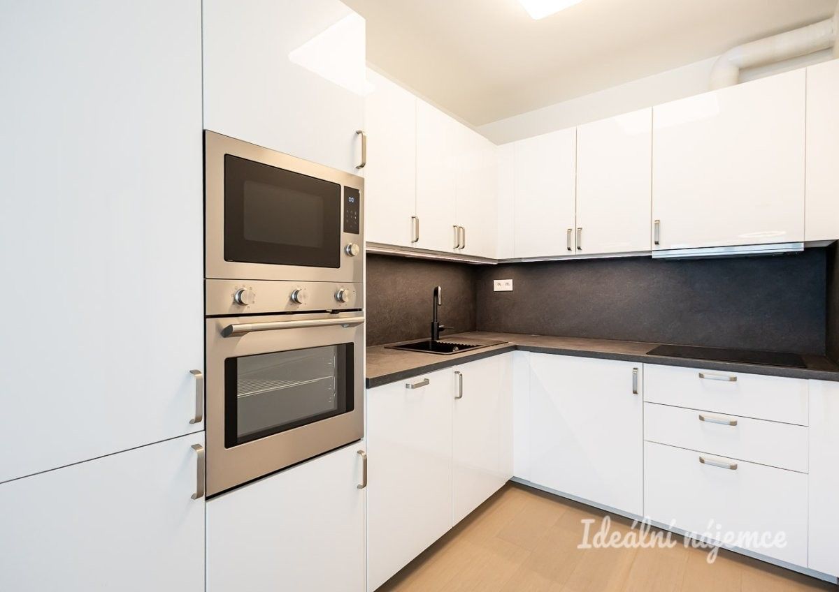 Byt 2+kk · 52 m² · Za Pískovnou, Praha - 3