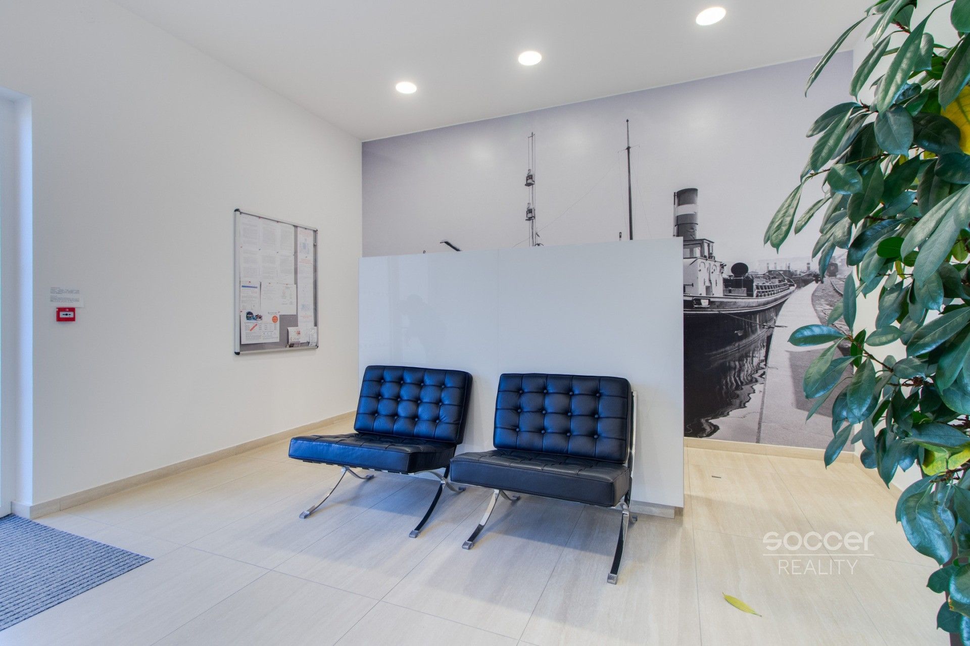 Pronájem komerční - Pod radnicí, Praha, 24 m²