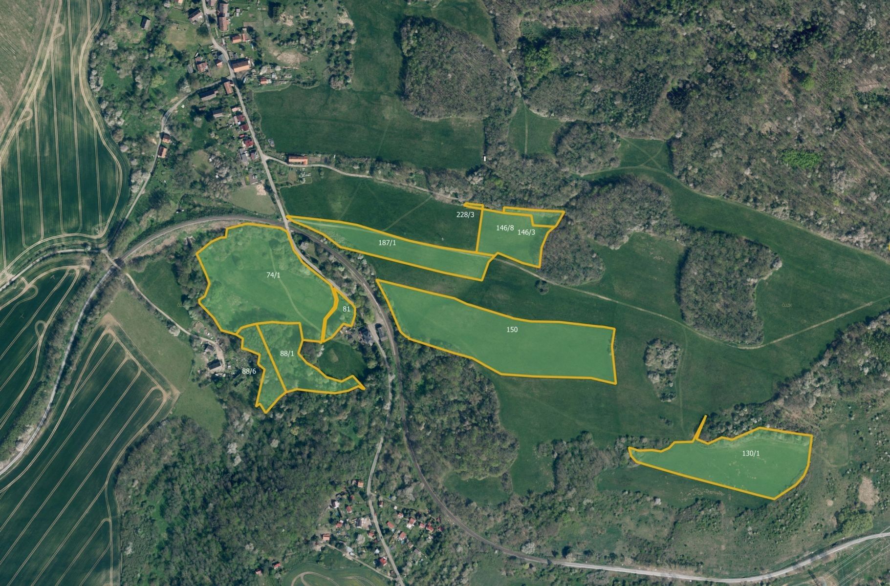 Louky, Dubičná, Úštěk