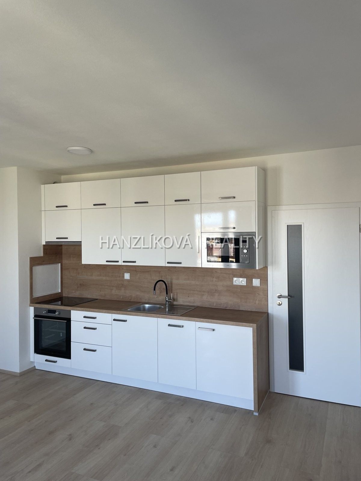 1+kk, Dobrovodská, České Budějovice, 32 m²