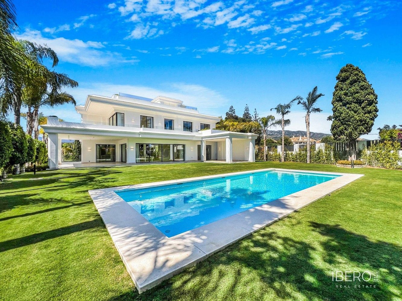 Rodinné domy, Marbella, Španělsko, 528 m² - 1