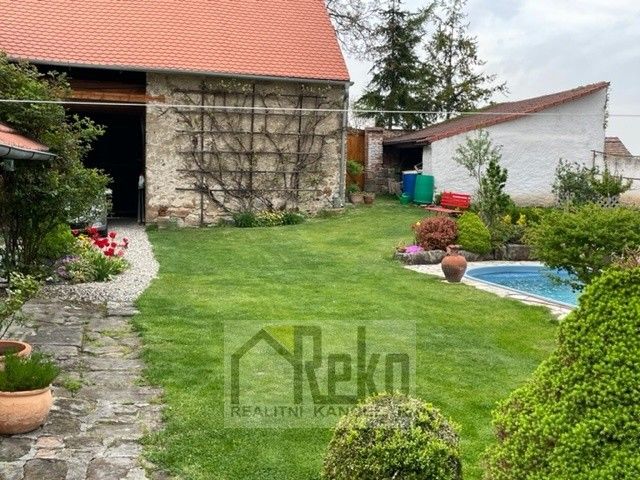 Prodej rodinný dům - Vraný, 226 m²