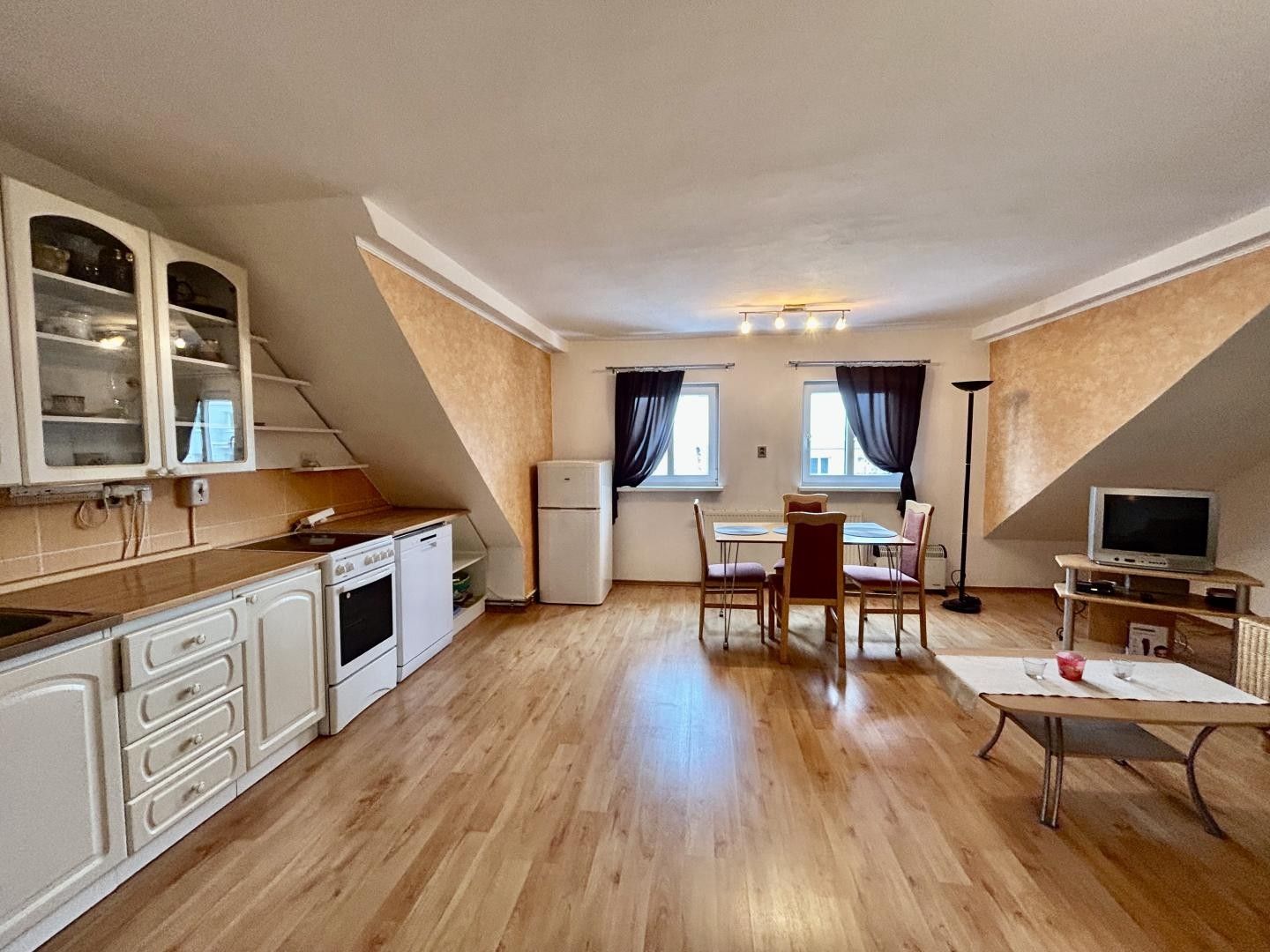 Pronájem byt 2+kk - Heydukova, Teplice, 50 m²