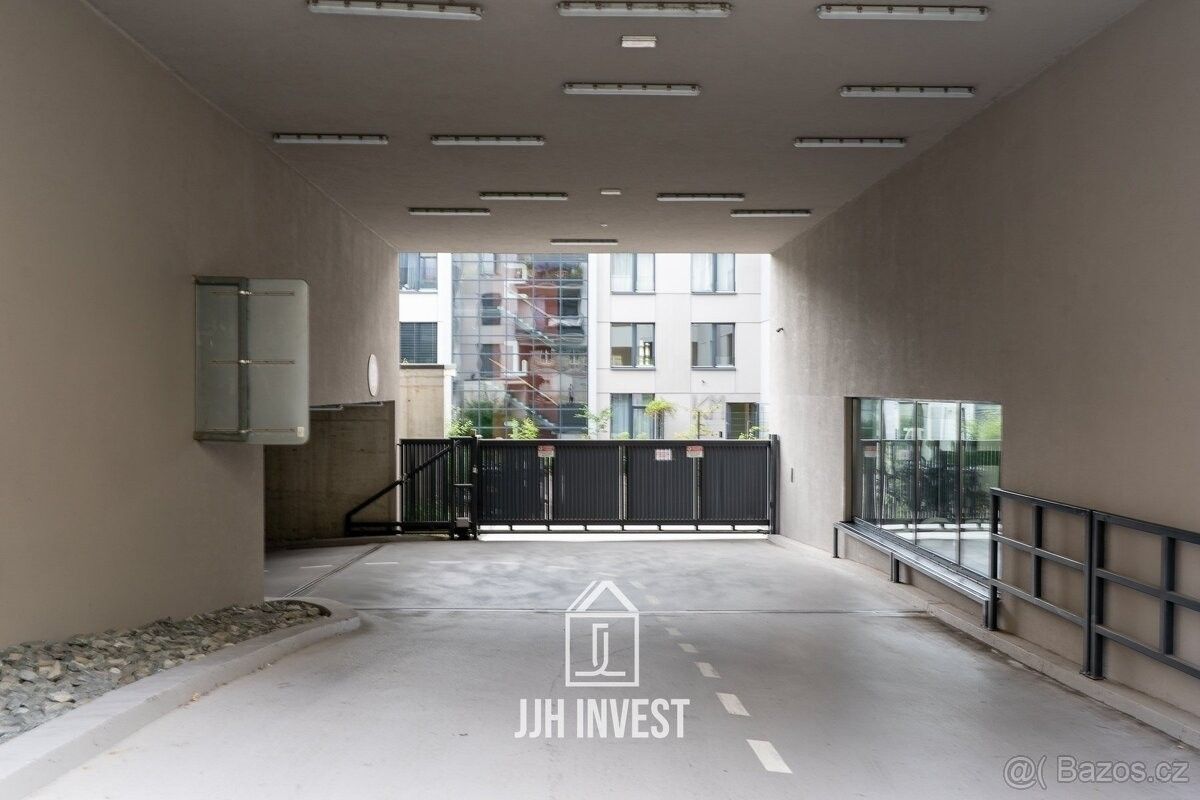 Pronájem garáž - Praha, 150 00