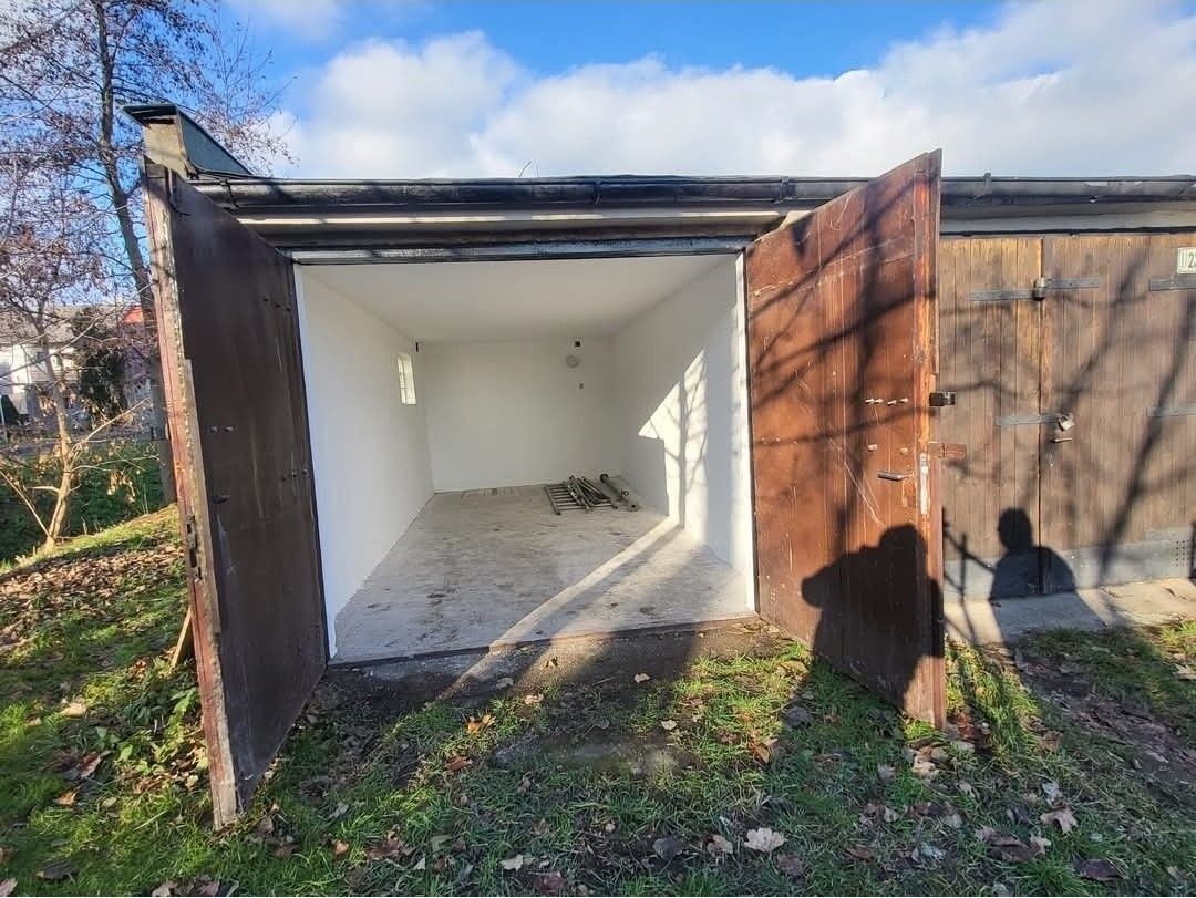 Garáže, Klíny, 436 01