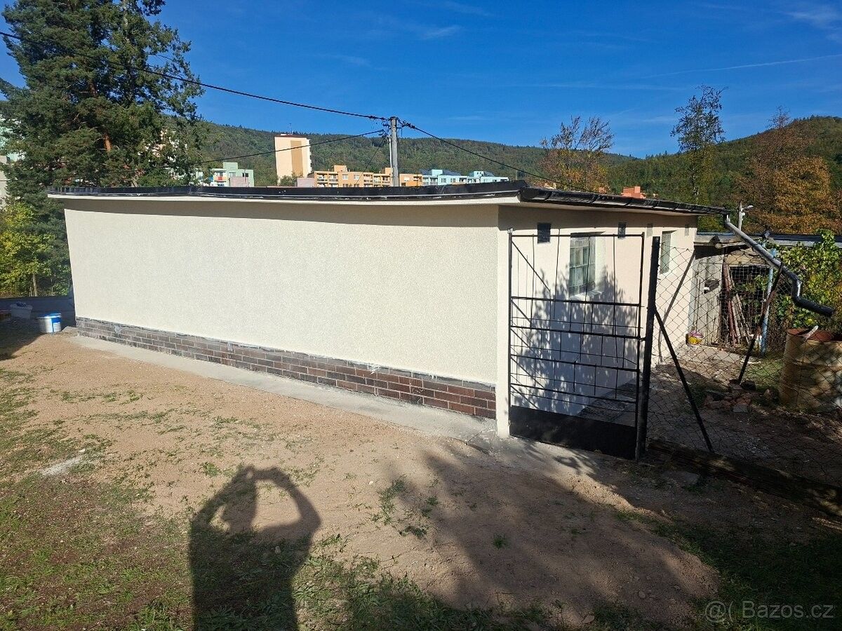 Garáže, Adamov, 679 04 - 2