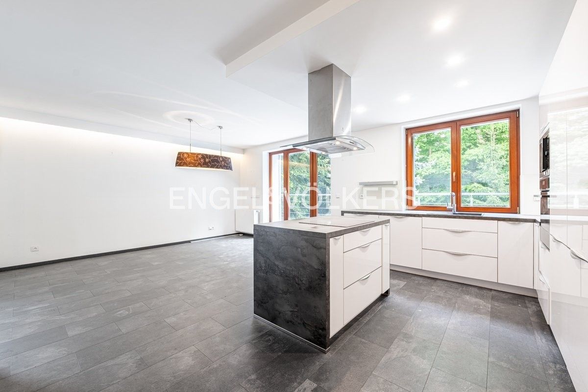 Rodinný dům · 320 m² · Poběžovická 823, Praha Kunratice - 3
