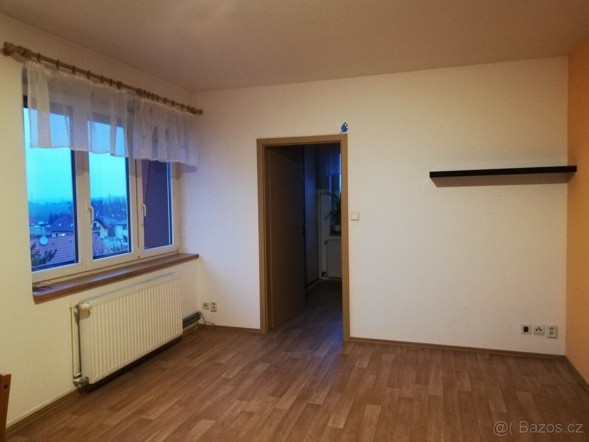 Pronájem byt - Mratín, 250 63