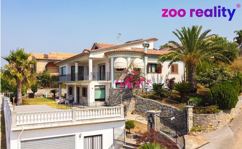 Rodinné domy, 987 66, Zahraničí