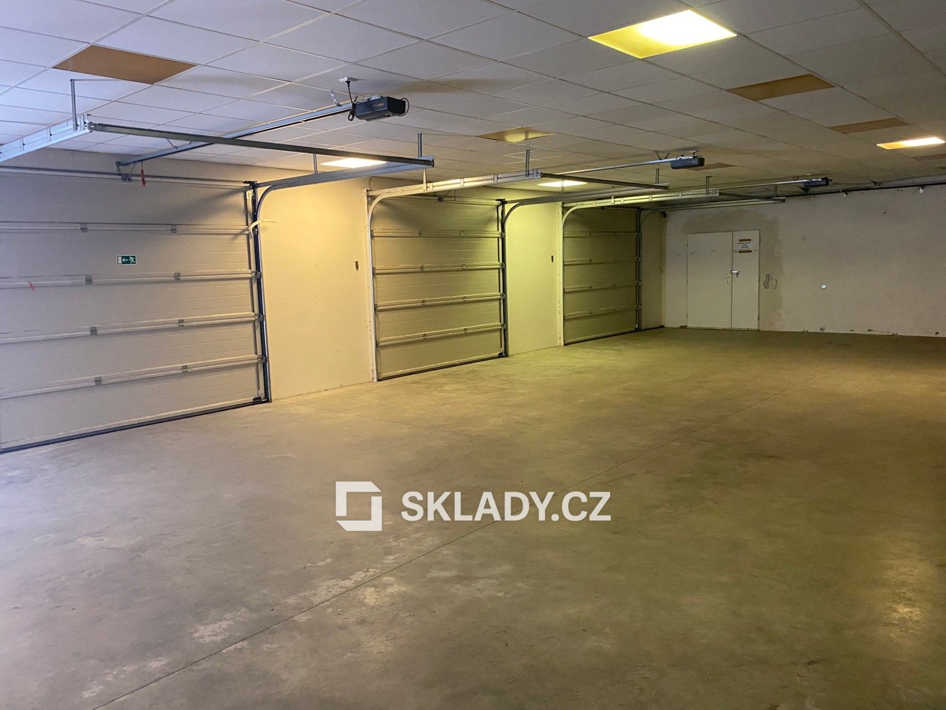 Sklady, Slaný, 1 529 m² - 2