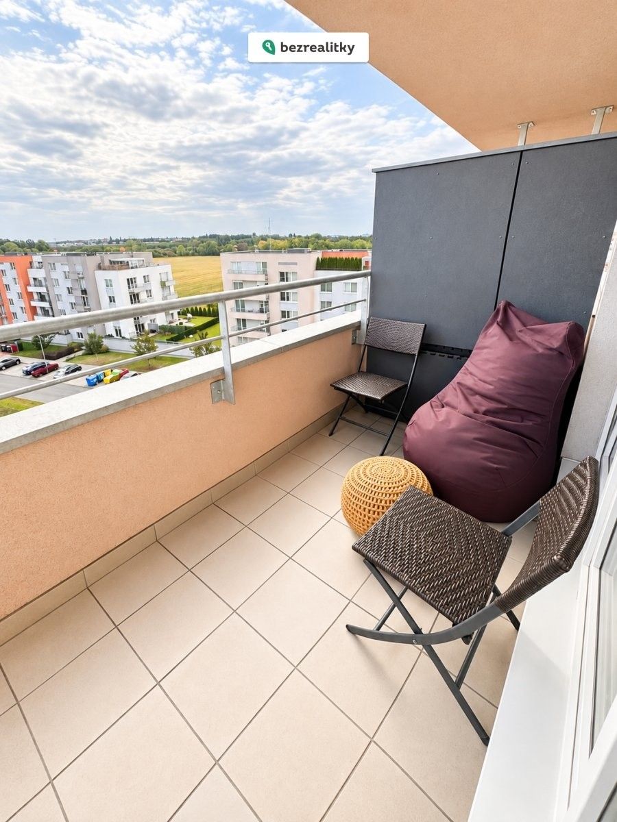 Prodej byt 1+kk - Kadečkové 869, Praha Letňany, 38 m² - 5