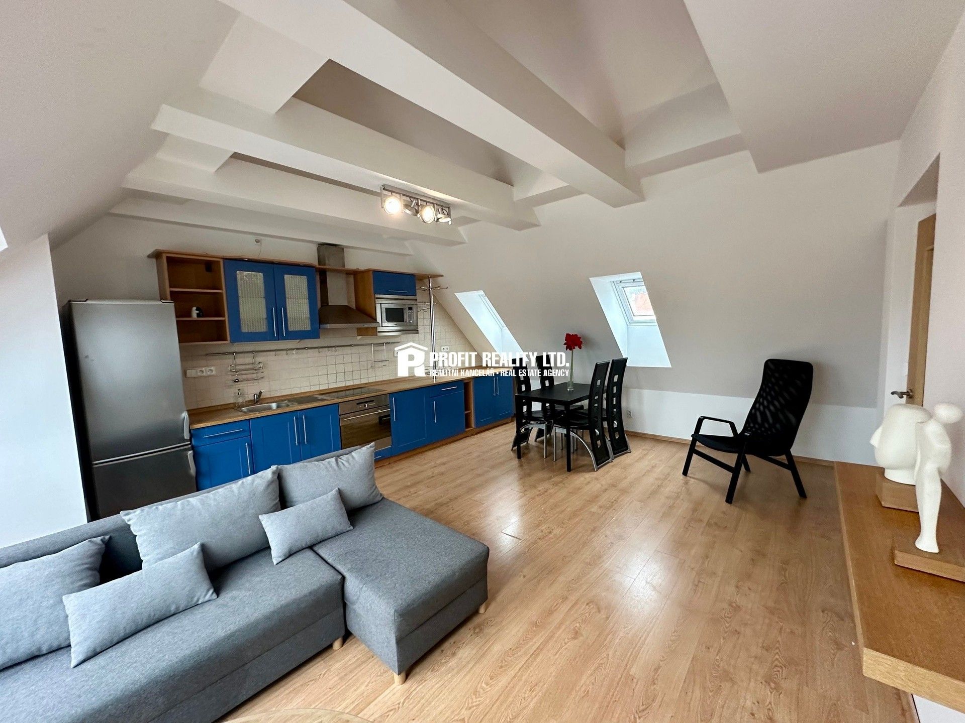 2+kk, Náměstí Joachima Barranda, Beroun, 57 m²