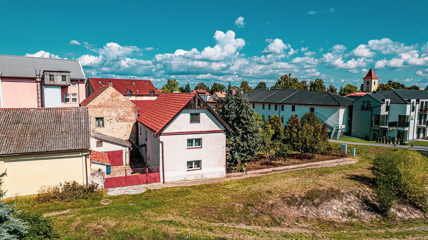 Rodinné domy, Nábřežní, Lužec nad Vltavou, okres Mělník, 280 m² - 2
