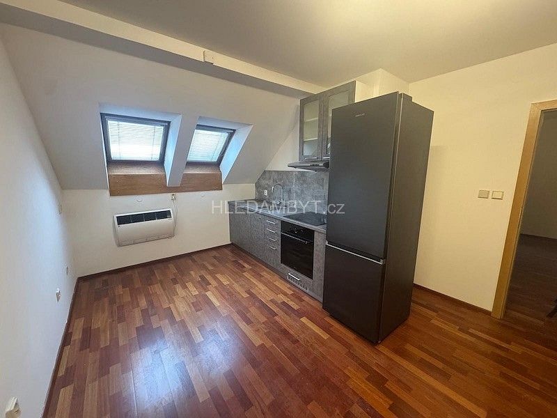 Byt 2+1 · 76 m² · Praha - Žižkov, okres Praha 3, Hlavní město Praha - 4