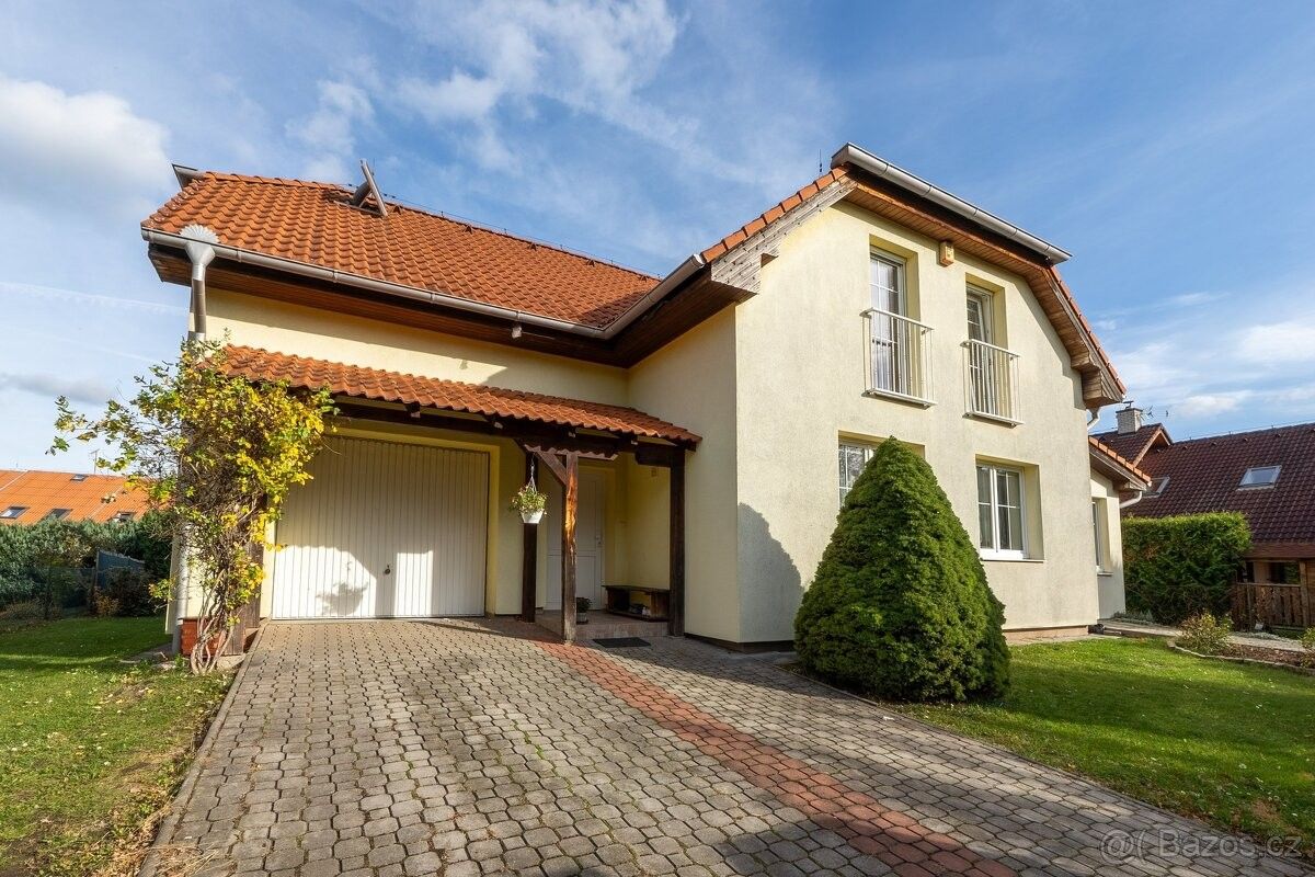 Prodej rodinný dům - Praha, 196 00