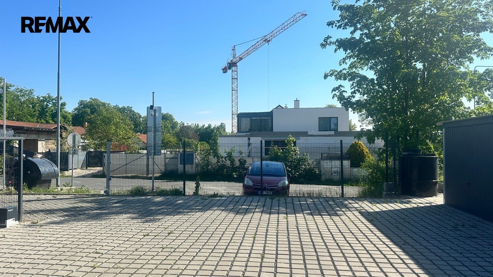 Pronájem garáž - Rakouská, Milovice Mladá, 18 m² - 5