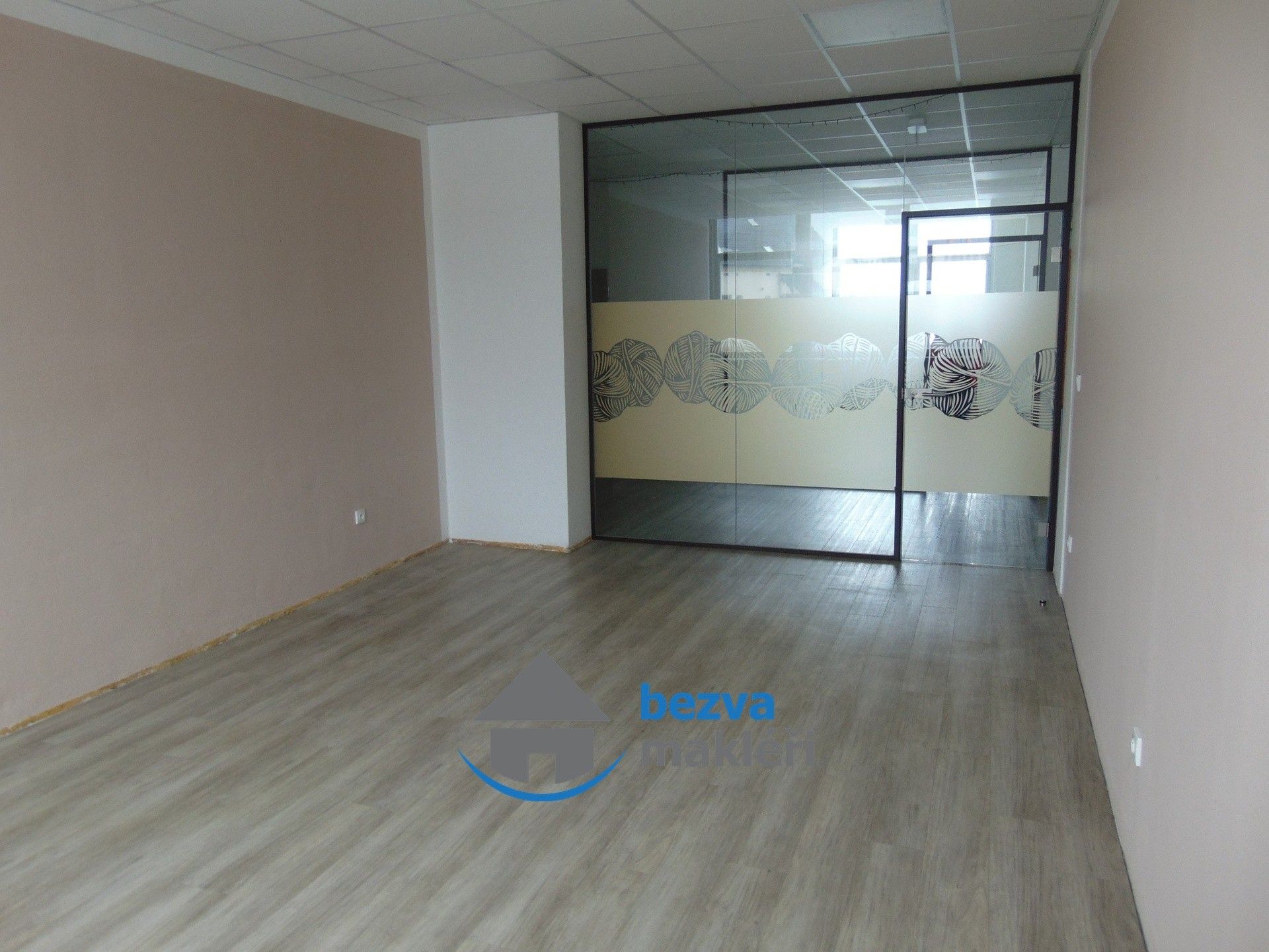 Kanceláře, Husova, Skuteč, 26 m²