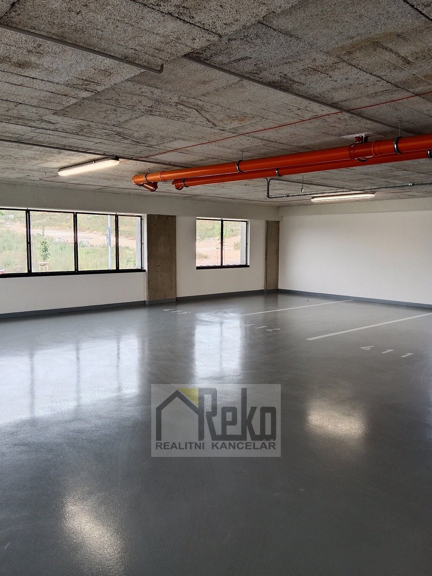 Pronájem garáž - Nepilova, Beroun, 12 m²