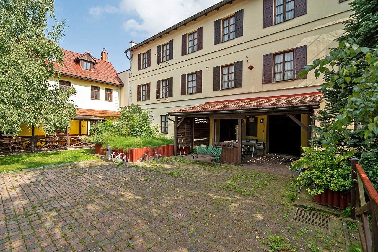 Ubytovací zařízení, Všechovice, okres Přerov, Olomoucký kraj, 2 500 m² - 2