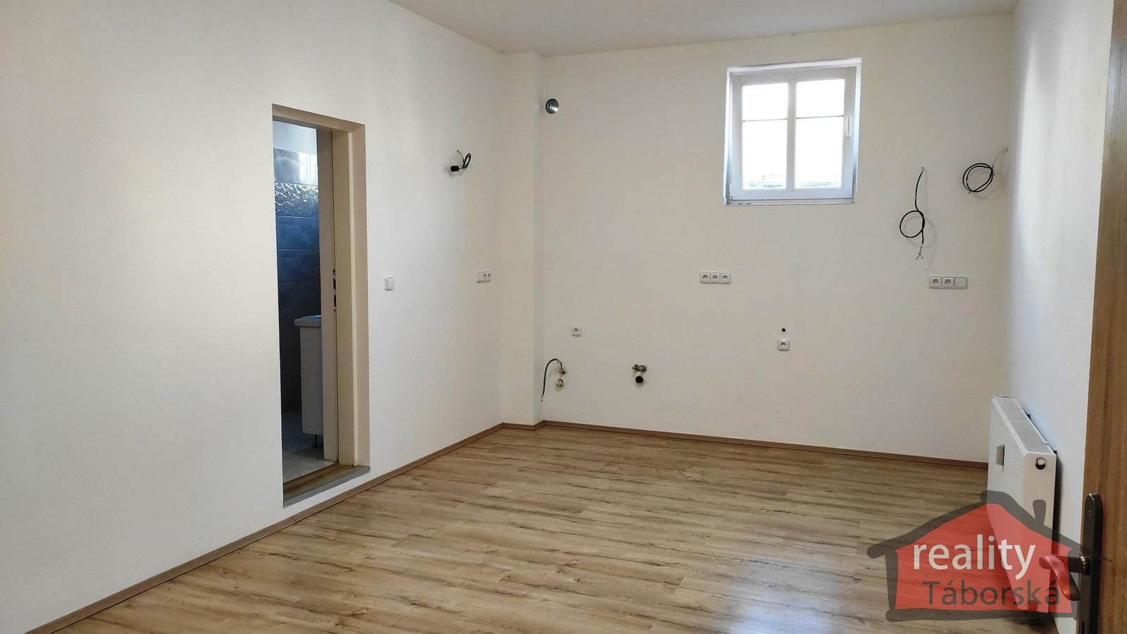 Byty, Na Návsi, Nupaky, 88 m²